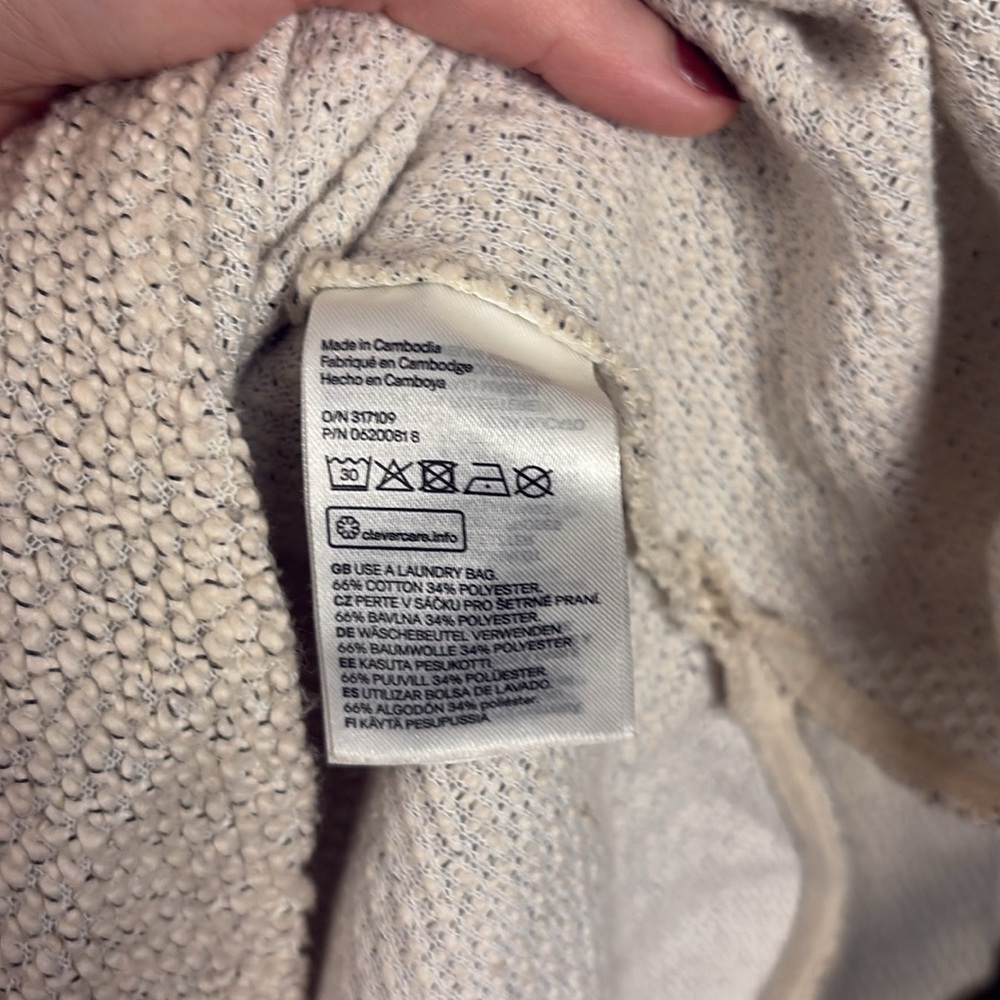 H&M Sweater - Picture 3 of 6